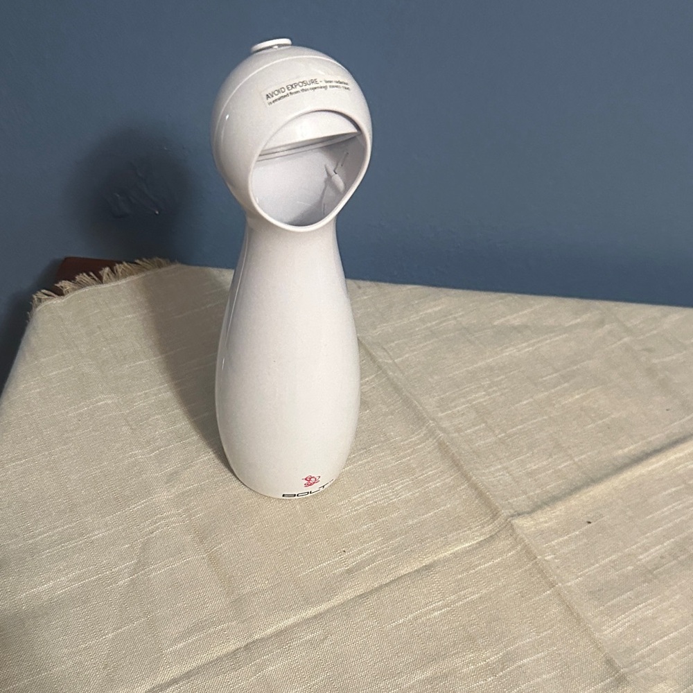 White laser cat toy